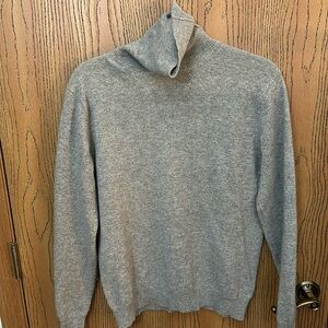 100% Cashmere Turtleneck Sweater